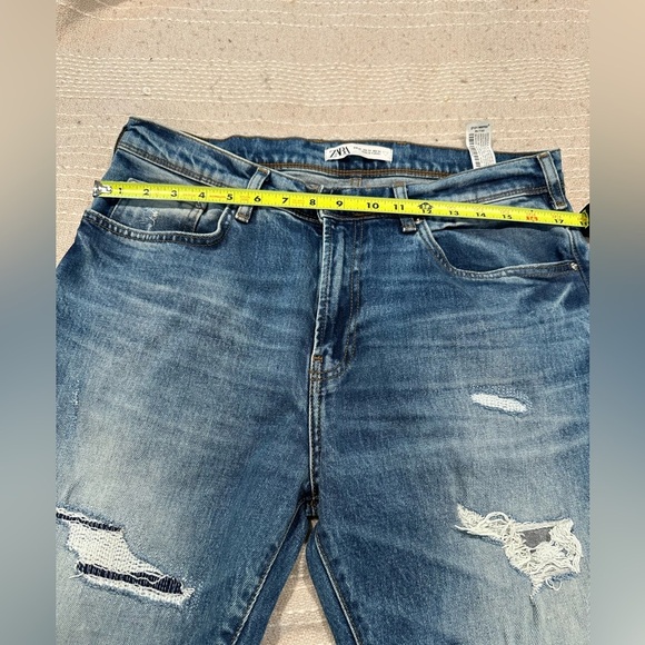 Zara Men's Blue Distressed Jeans - Picture 7 of 9